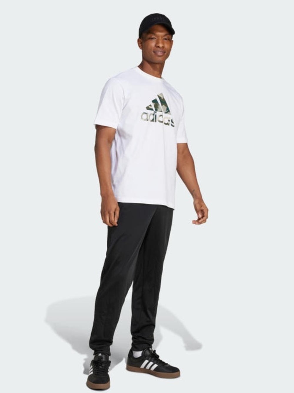 Adidas Camo Badge of Sport Tee - MEDIUM✨-NWT